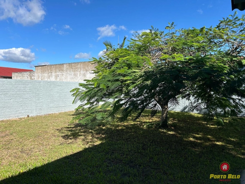 CASA EM LAJE 50M DO MAR: 2ª foto da galeria de imagens do imóvel