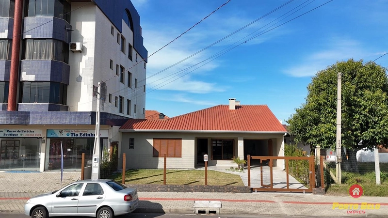 CASA EM AVENIDA EM XAGRILÁ: 4ª foto da galeria de imagens do imóvel