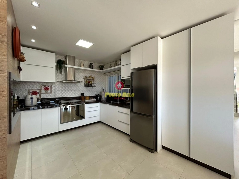 CASA APENAS 3 QUADRAS DO MAR: 10ª foto da galeria de imagens do imóvel
