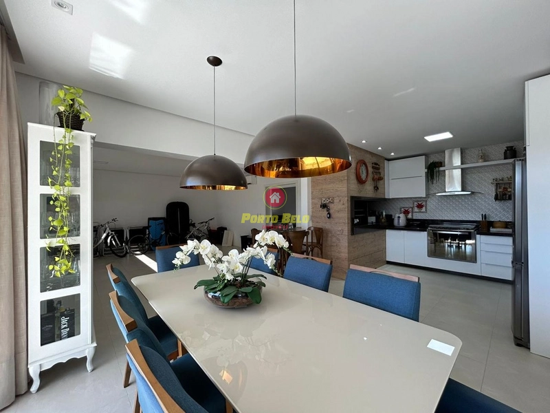 CASA APENAS 3 QUADRAS DO MAR: 8ª foto da galeria de imagens do imóvel
