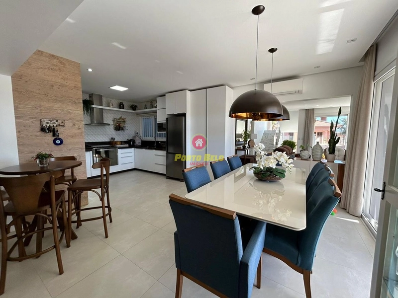CASA APENAS 3 QUADRAS DO MAR: 9ª foto da galeria de imagens do imóvel