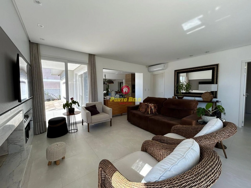 CASA APENAS 3 QUADRAS DO MAR: 6ª foto da galeria de imagens do imóvel
