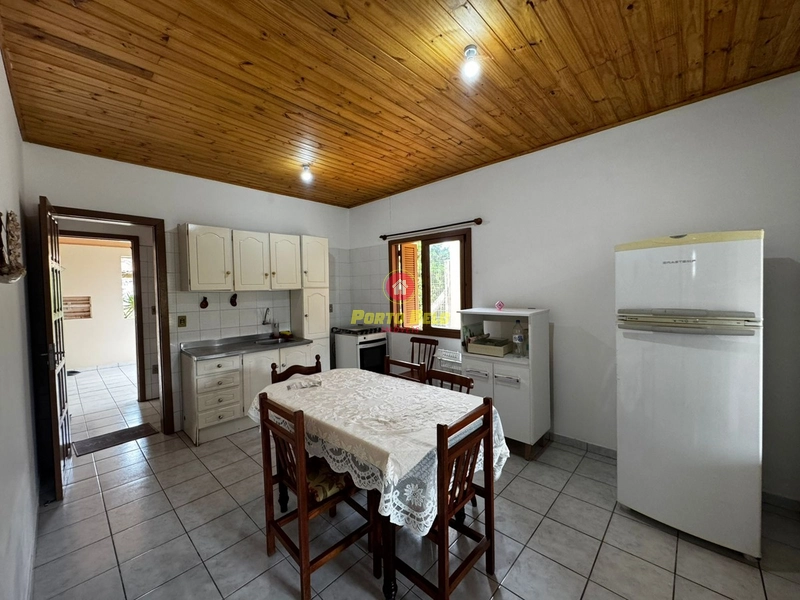 EXCELENTE CASA PRÓXIMO DO CENTRO E APENAS 400 METROS DO MAR!!!: 14ª foto da galeria de imagens do imóvel