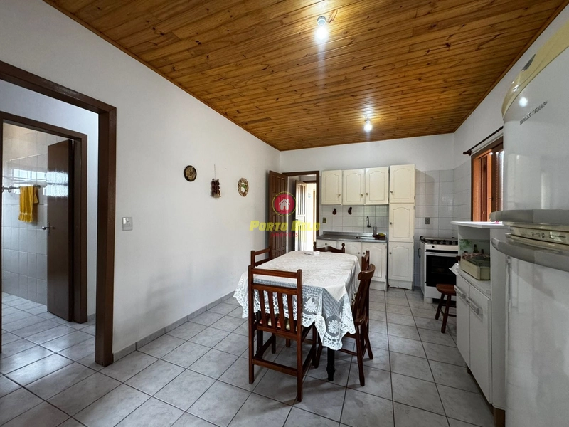 EXCELENTE CASA PRÓXIMO DO CENTRO E APENAS 400 METROS DO MAR!!!: 10ª foto da galeria de imagens do imóvel