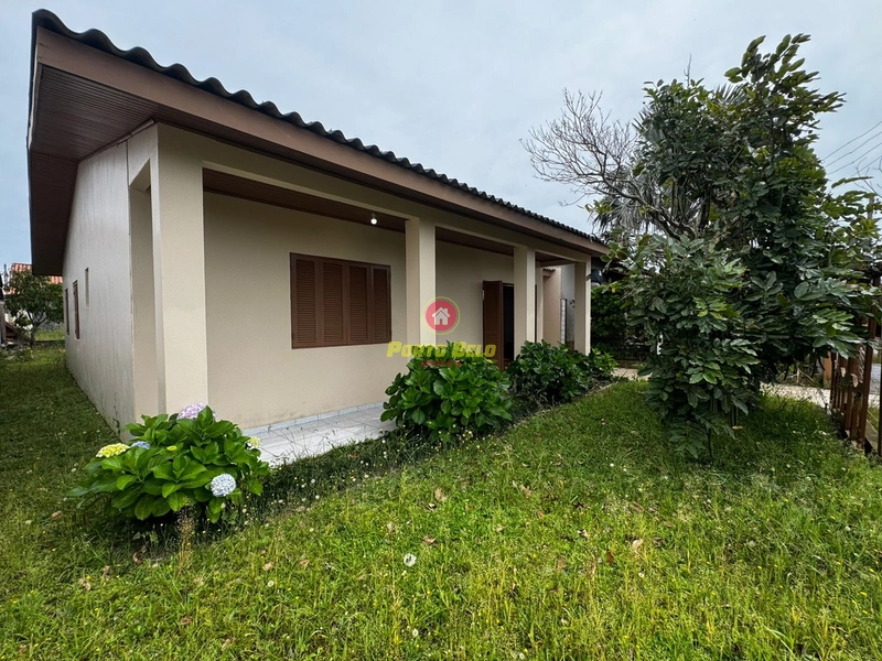 EXCELENTE CASA PRÓXIMO DO CENTRO E APENAS 400 METROS DO MAR!!!: 4ª foto da galeria de imagens do imóvel