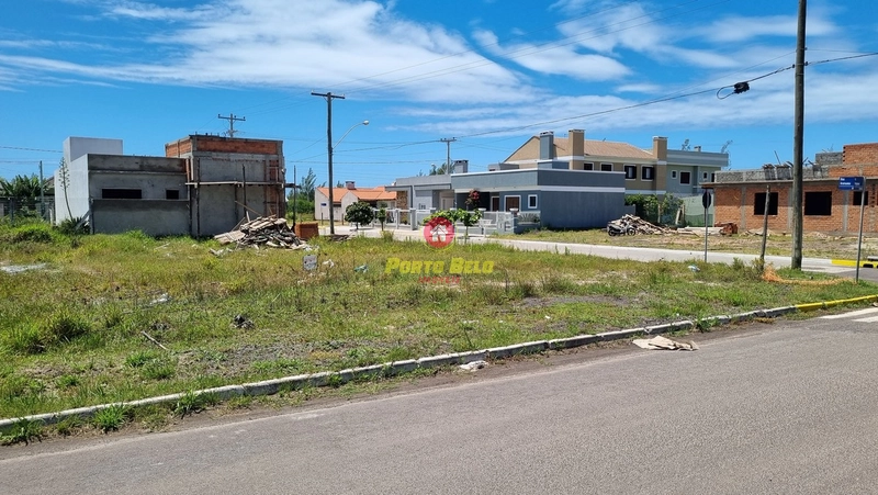 TERRENO DE ESQUINA NA AVENIDA PARAGUASSÚ: 3ª foto da galeria de imagens do imóvel