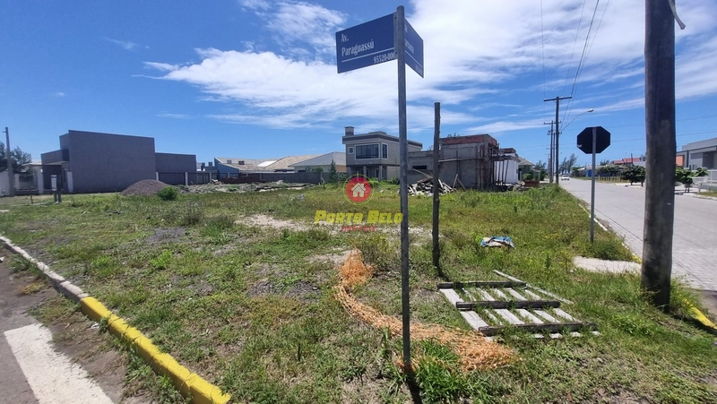 TERRENO DE ESQUINA NA AVENIDA PARAGUASSÚ: 2ª foto da galeria de imagens do imóvel