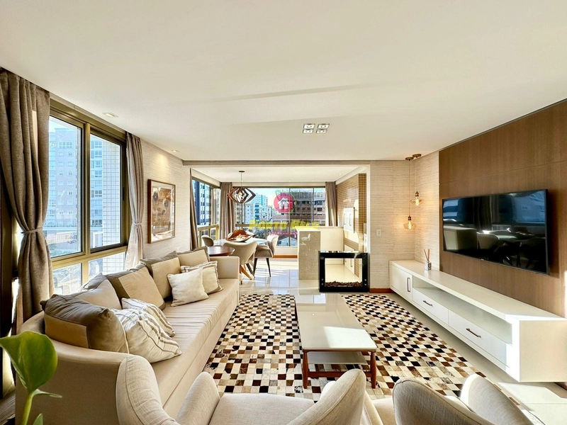 APARTAMENTO À VENDA FRENTE PRAÇA !!!: 5ª foto da galeria de imagens do imóvel