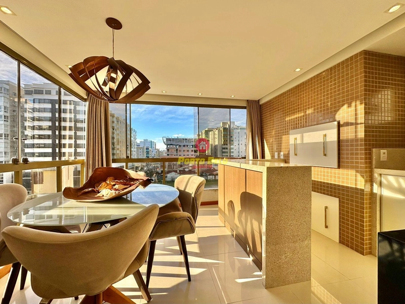 APARTAMENTO À VENDA FRENTE PRAÇA !!!: 4ª foto da galeria de imagens do imóvel