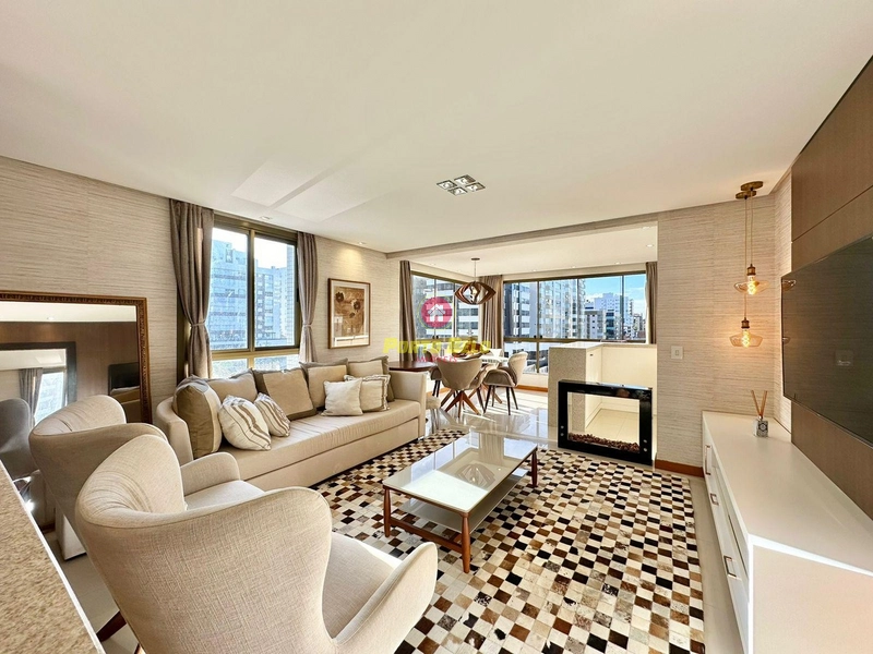 APARTAMENTO À VENDA FRENTE PRAÇA !!!: 7ª foto da galeria de imagens do imóvel