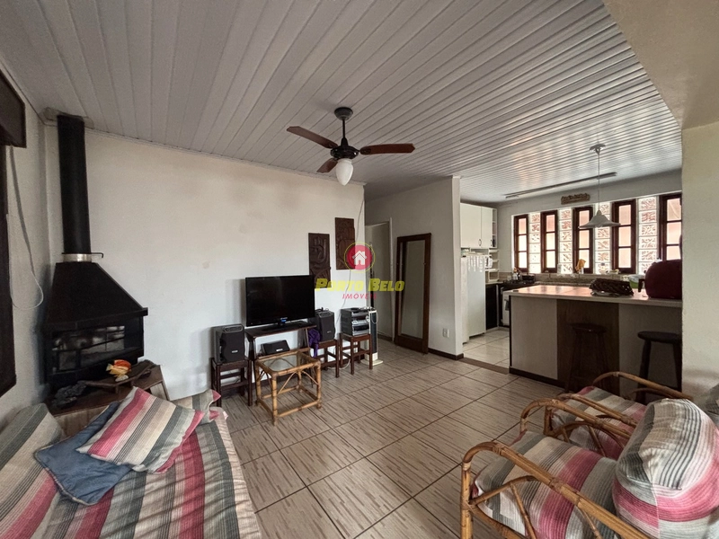 CASA COM 8 DORMITÓRIOS APENAS 150M DA PRAIA: 6ª foto da galeria de imagens do imóvel