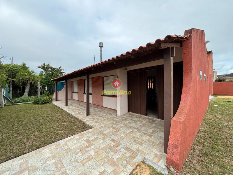 CASA COM 8 DORMITÓRIOS APENAS 150M DA PRAIA: 1ª foto da galeria de imagens do imóvel