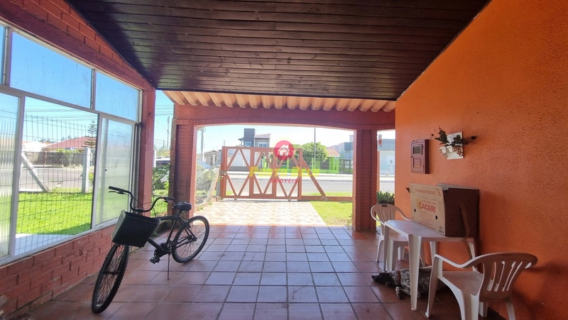 CASA COM PISCINA NA AVENIDA PRINCIPAL!: 3ª foto da galeria de imagens do imóvel