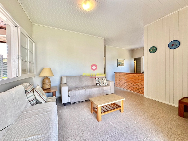 CASA APENAS 3 QUADRAS DO MAR EM XANGRI-LÁ: 3ª foto da galeria de imagens do imóvel
