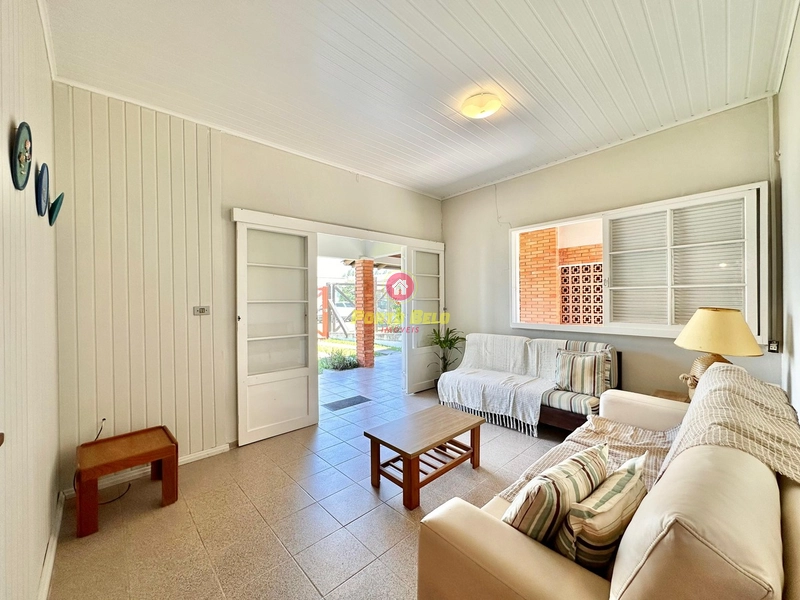 CASA APENAS 3 QUADRAS DO MAR EM XANGRI-LÁ: 2ª foto da galeria de imagens do imóvel