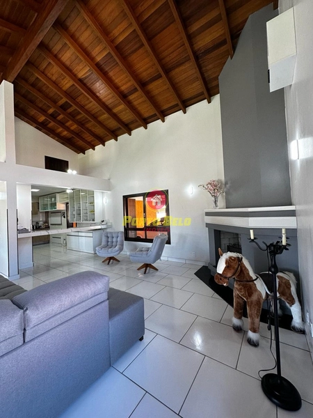 CASA COM PISCINA COM 3 TERRENOS EM ESQUINA NA PRAIA DO ARPOADOR: 8ª foto da galeria de imagens do imóvel