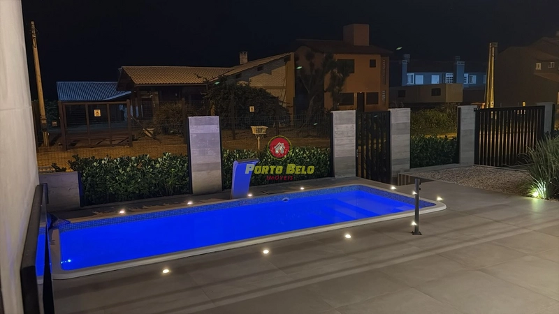 Casa mobiliada com móveis sob medida! PRÓXIMO AO MAR E COM PISCINA!!!: 3ª foto da galeria de imagens do imóvel