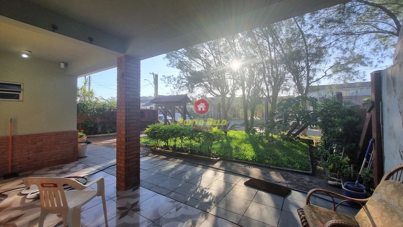 CASA MOBILIADA COM PÁTIO AMPLO À VENDA ! Próximo da Beira-Mar!!!: 2ª foto da galeria de imagens do imóvel