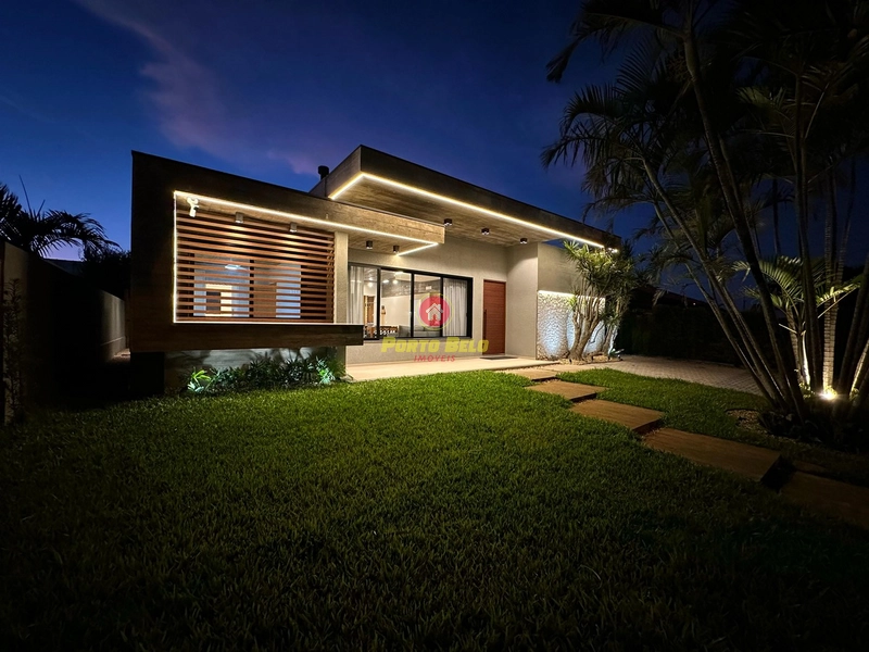CASA DE ALTO PADRÃO À VENDA EM ATLÂNTIDA: 2ª foto da galeria de imagens do imóvel