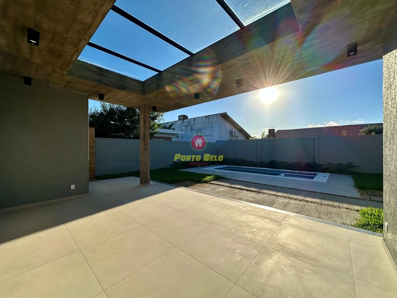 CASA DE ALTO PADRÃO À VENDA EM ATLÂNTIDA: 4ª foto da galeria de imagens do imóvel