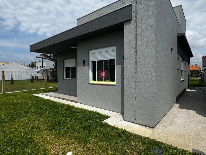 CASA RECÉM CONSTRUÍDA APENAS 400M DA BEIRA MAR: 3ª foto da galeria de imagens do imóvel