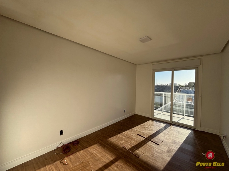 SOBRADOS DUPLEX EM AVENIDA: 4ª foto da galeria de imagens do imóvel