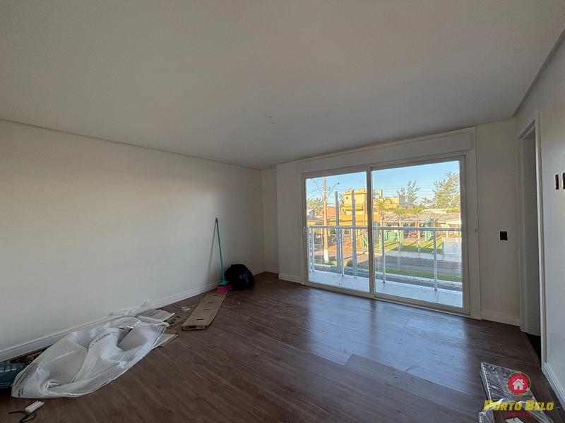 SOBRADOS DUPLEX EM AVENIDA: 3ª foto da galeria de imagens do imóvel