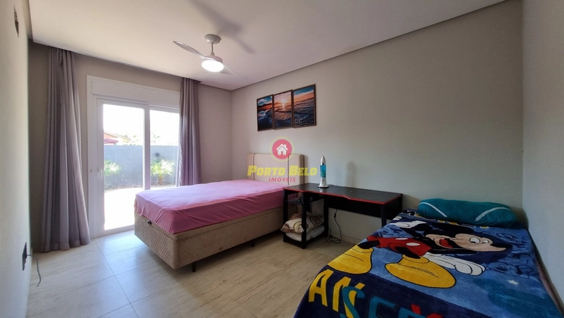 CASA ALTO PADRÃO COM ÁGUA QUENTE, PISCINA E APENAS 250M DA PRAIA: 14ª foto da galeria de imagens do imóvel