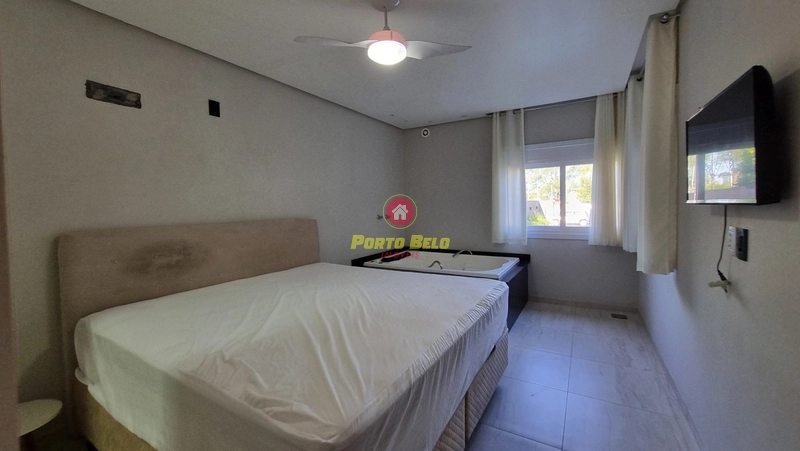 CASA ALTO PADRÃO COM ÁGUA QUENTE, PISCINA E APENAS 250M DA PRAIA: 27ª foto da galeria de imagens do imóvel