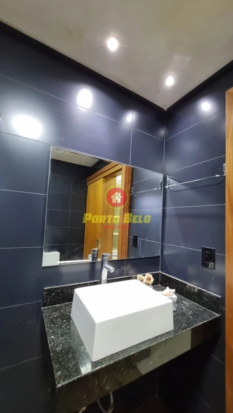 CASA ALTO PADRÃO COM ÁGUA QUENTE, PISCINA E APENAS 250M DA PRAIA: 23ª foto da galeria de imagens do imóvel