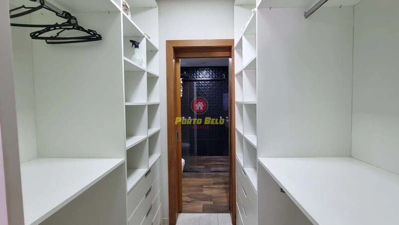 CASA ALTO PADRÃO COM ÁGUA QUENTE, PISCINA E APENAS 250M DA PRAIA: 25ª foto da galeria de imagens do imóvel