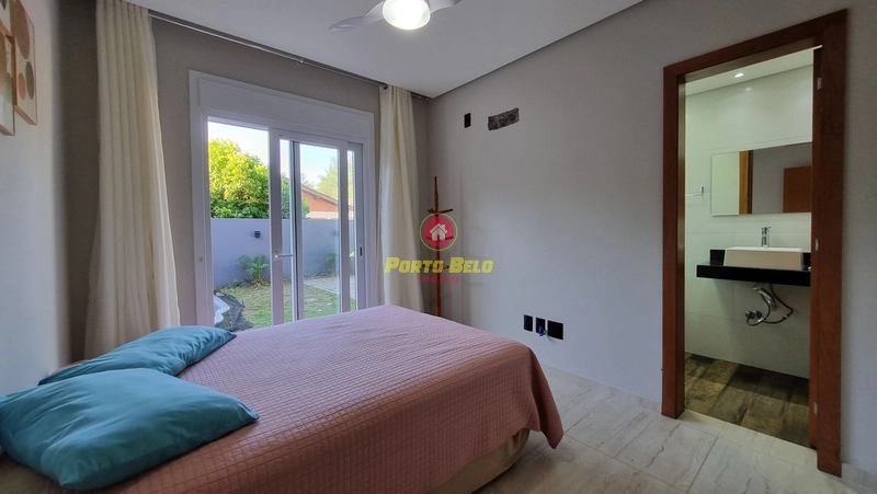 CASA ALTO PADRÃO COM ÁGUA QUENTE, PISCINA E APENAS 250M DA PRAIA: 20ª foto da galeria de imagens do imóvel
