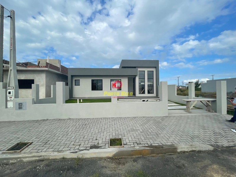 CASA NOVA COM PISCINA PRÓXIMO AO CENTRO: 4ª foto da galeria de imagens do imóvel