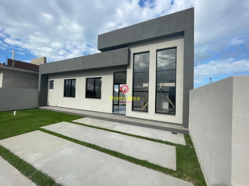 CASA NOVA COM PISCINA PRÓXIMO AO CENTRO: 1ª foto da galeria de imagens do imóvel