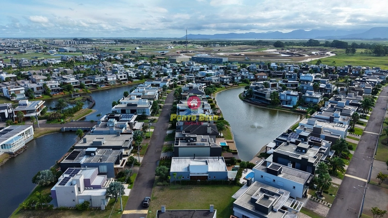 LOTE À VENDA PRÓXIMO AO LAGO E CLUBE: 7ª foto da galeria de imagens do imóvel