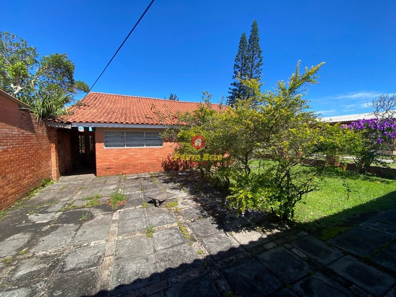 CASA DE ESQUINA COM ÁREA VERDE: 18ª foto da galeria de imagens do imóvel