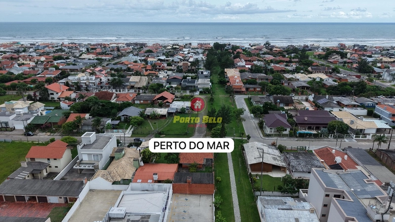 CASA DE ESQUINA COM ÁREA VERDE: 5ª foto da galeria de imagens do imóvel