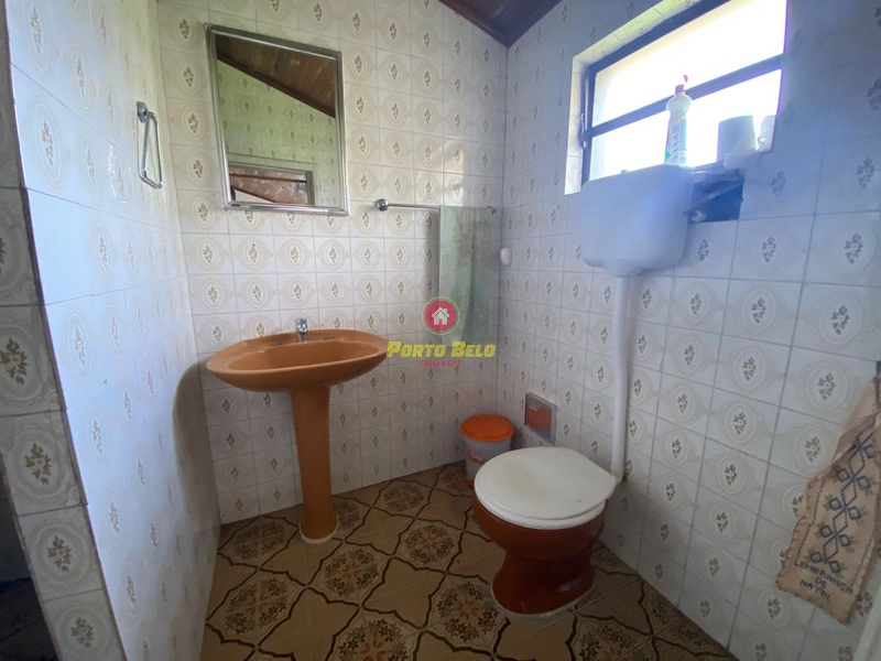 CASA DE ESQUINA COM ÁREA VERDE: 13ª foto da galeria de imagens do imóvel