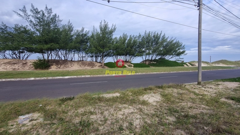 TERRENO À VENDA EM ATLÂNTIDA SUL NA AVENIDA BEIRA-MAR: 4ª foto da galeria de imagens do imóvel