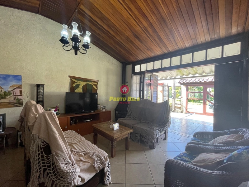 CASA À VENDA, COM PISCINA !!!: 9ª foto da galeria de imagens do imóvel