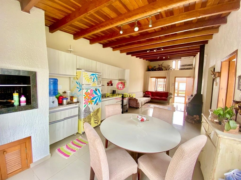 LINDA CASA À VENDA, ATLÂNTIDA SUL: 6ª foto da galeria de imagens do imóvel