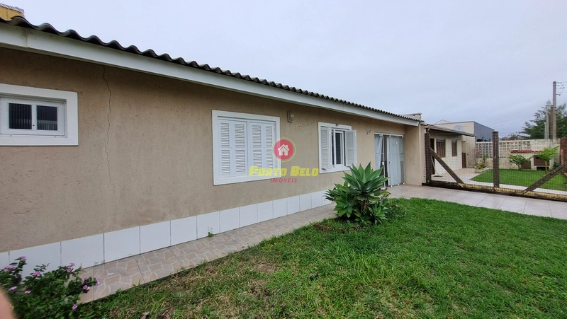 CASA À VENDA, ATLÂNTIDA SUL: 2ª foto da galeria de imagens do imóvel