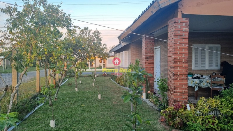 CASA DE ESQUINA EM RUA ASFALTADA: 2ª foto da galeria de imagens do imóvel