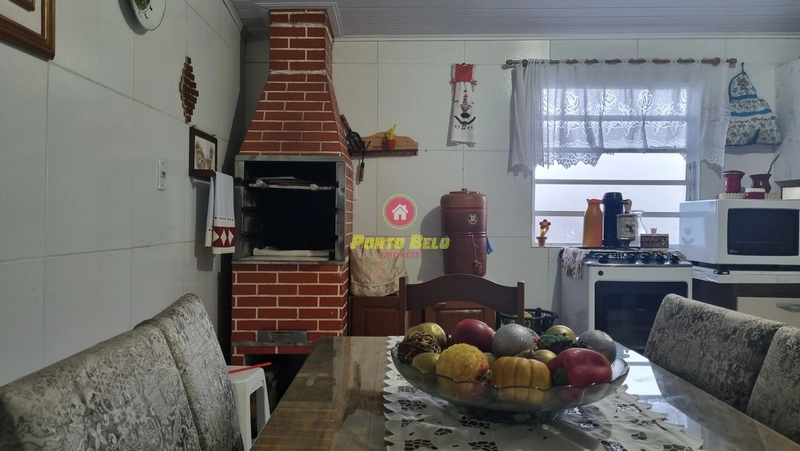 CASA DE ESQUINA EM RUA ASFALTADA: 7ª foto da galeria de imagens do imóvel