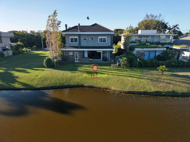 CASA BEIRA LAGO NO VILLAGIO: 2ª foto da galeria de imagens do imóvel