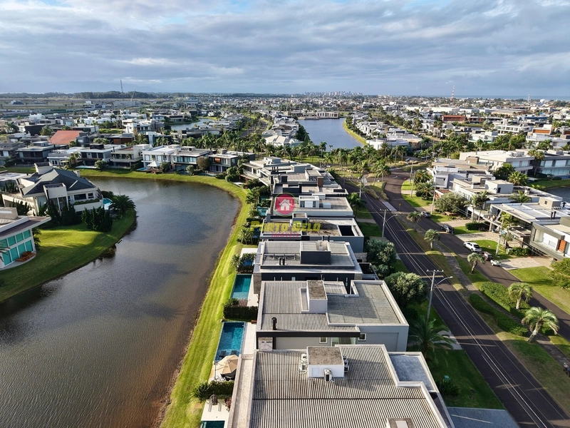 SOBRADO BEIRA LAGO NO COND. ENSEADA: 28ª foto da galeria de imagens do imóvel