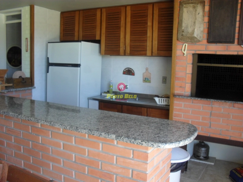 CASA DE ESQUINA DO CENTRO DE XANGRI-LÁ!!!: 3ª foto da galeria de imagens do imóvel
