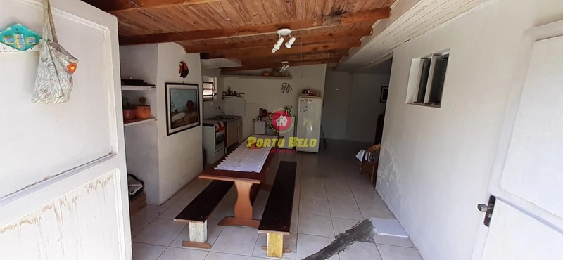 CASA À VENDA PRÓXIMO ÀS VIAS DE ACESSO EM CAPÃO DA CANOA: 3ª foto da galeria de imagens do imóvel