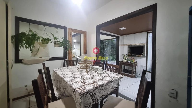 CASA EM AVENIDA COM VISTA PARA O CAMPO: 8ª foto da galeria de imagens do imóvel