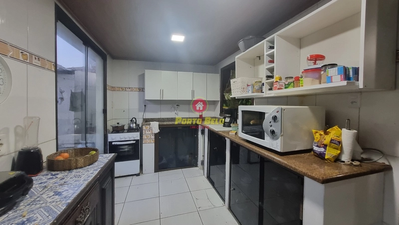 CASA EM AVENIDA COM VISTA PARA O CAMPO: 10ª foto da galeria de imagens do imóvel